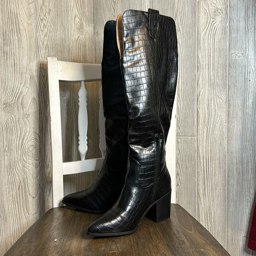 Black Journee Collection size 10 wide knee high boots